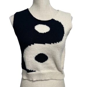 ROMWE Yin Yang Design Cropped Sweater Vest Size Medium